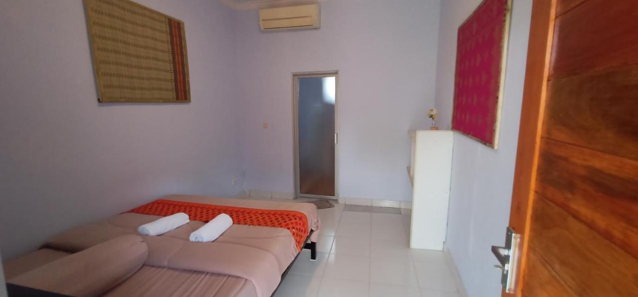 Elisa Homestay Areguling Kuta  Luaran gambar